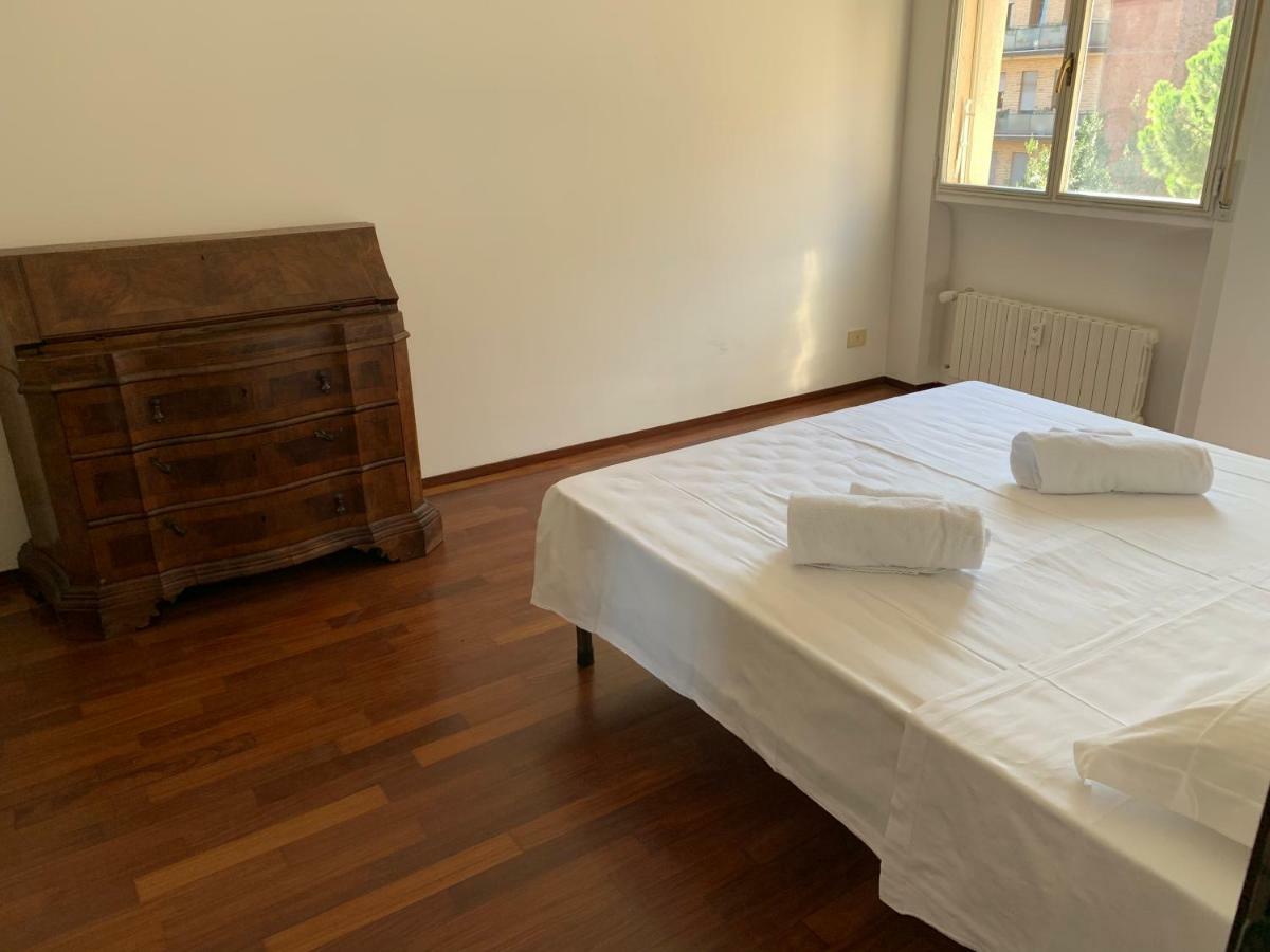 Whouse Luxury Universita' Bologna Bagian luar foto